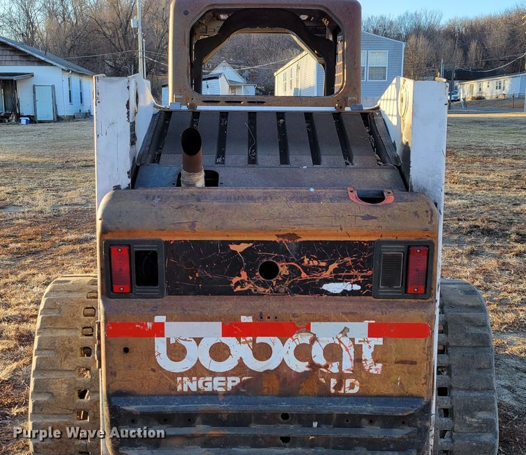 image for item DM8178 2000 Bobcat 864  tracked skid steer loader
