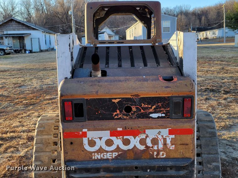 image for item DM8178 2000 Bobcat 864  tracked skid steer loader