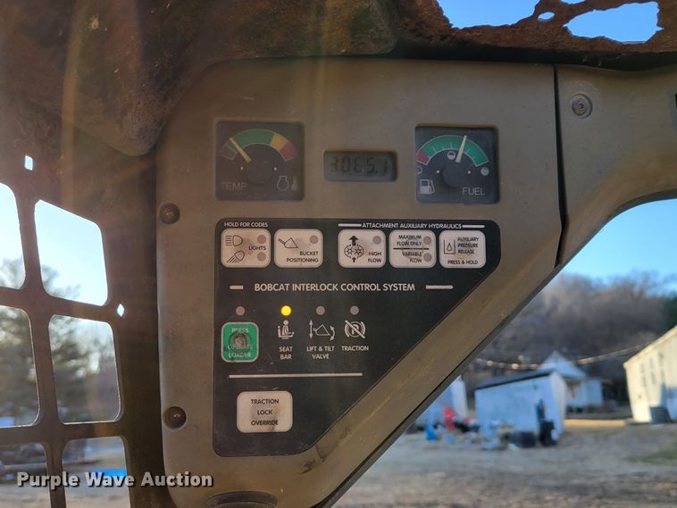 image for item DM8178 2000 Bobcat 864  tracked skid steer loader