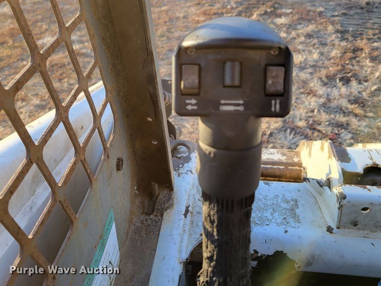 image for item DM8178 2000 Bobcat 864  tracked skid steer loader