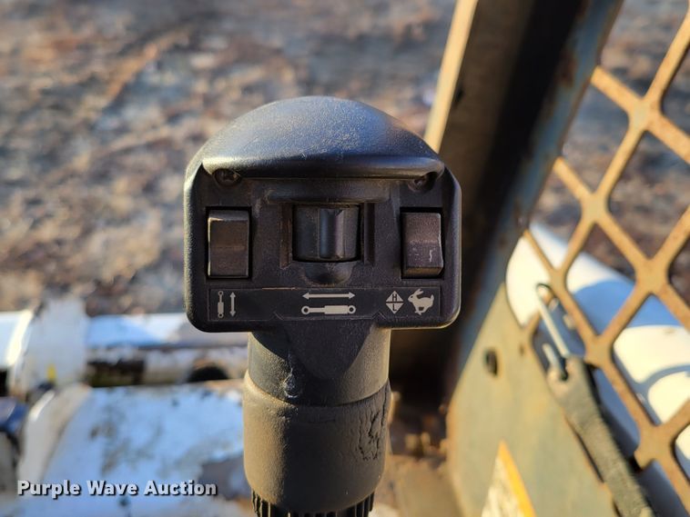 image for item DM8178 2000 Bobcat 864  tracked skid steer loader