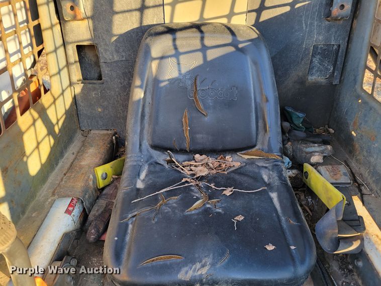 image for item DM8178 2000 Bobcat 864  tracked skid steer loader