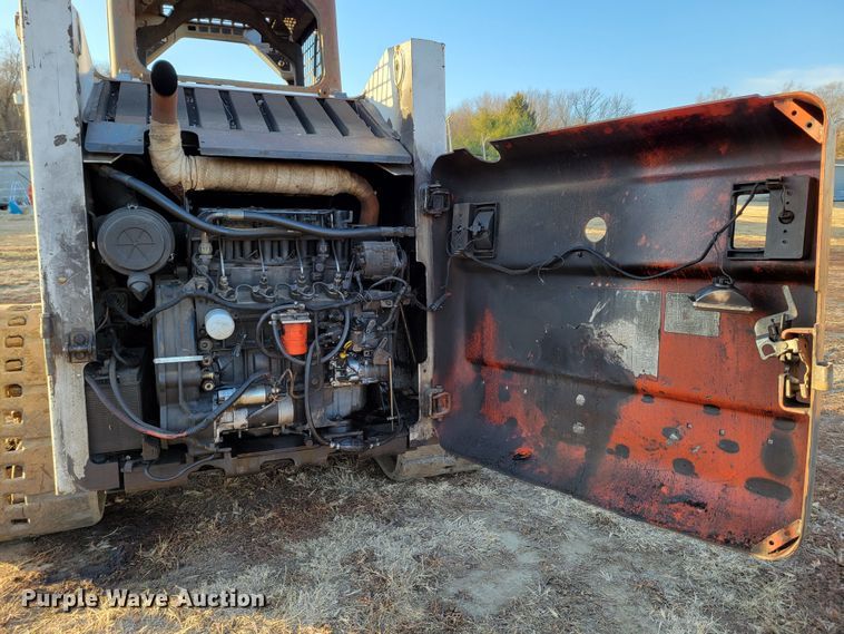 image for item DM8178 2000 Bobcat 864  tracked skid steer loader