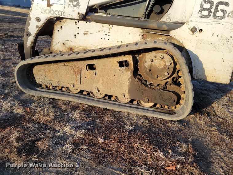 image for item DM8178 2000 Bobcat 864  tracked skid steer loader