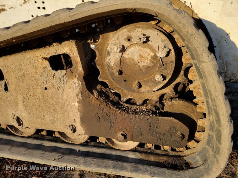 image for item DM8178 2000 Bobcat 864  tracked skid steer loader