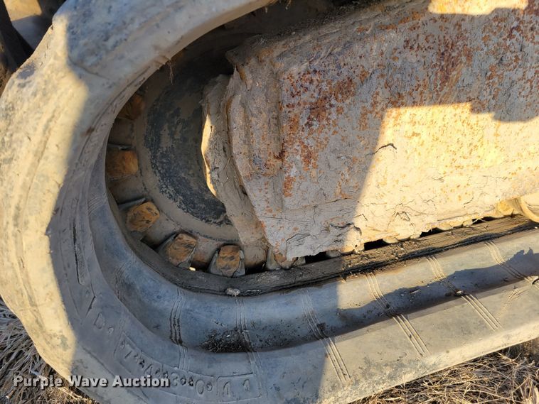 image for item DM8178 2000 Bobcat 864  tracked skid steer loader