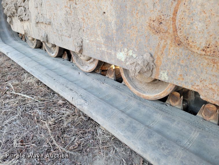 image for item DM8178 2000 Bobcat 864  tracked skid steer loader