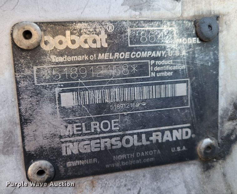 image for item DM8178 2000 Bobcat 864  tracked skid steer loader