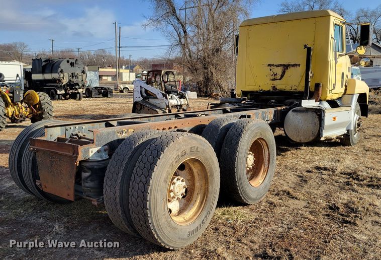 image for item DM8180 1998 Mack CH613  truck cab and chassis