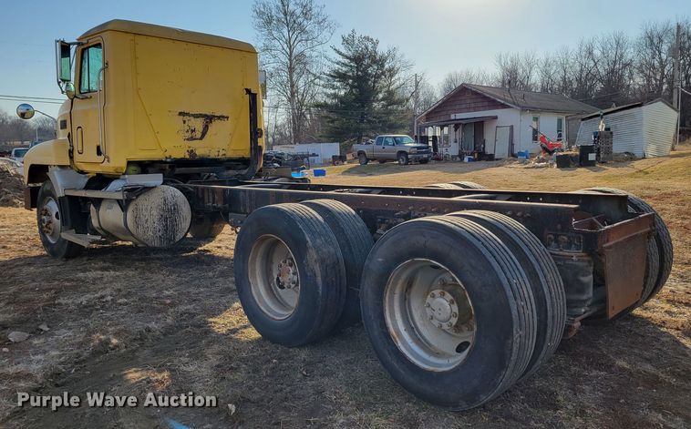 image for item DM8180 1998 Mack CH613  truck cab and chassis