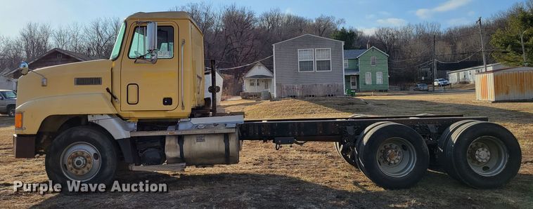 image for item DM8180 1998 Mack CH613  truck cab and chassis