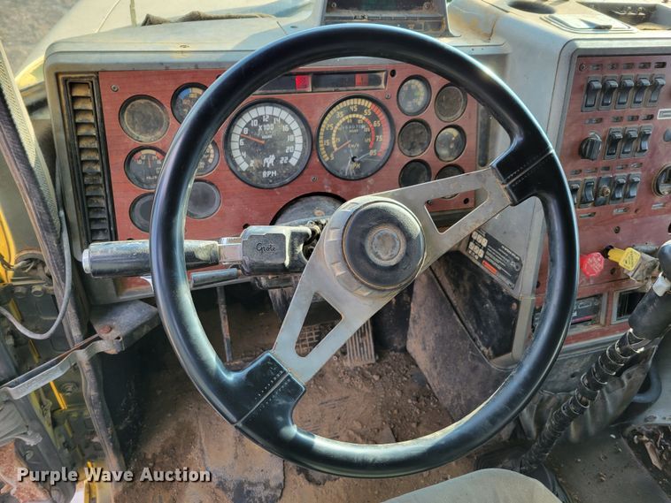 image for item DM8180 1998 Mack CH613  truck cab and chassis