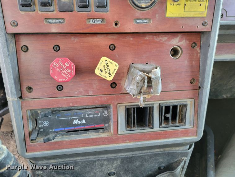 image for item DM8180 1998 Mack CH613  truck cab and chassis