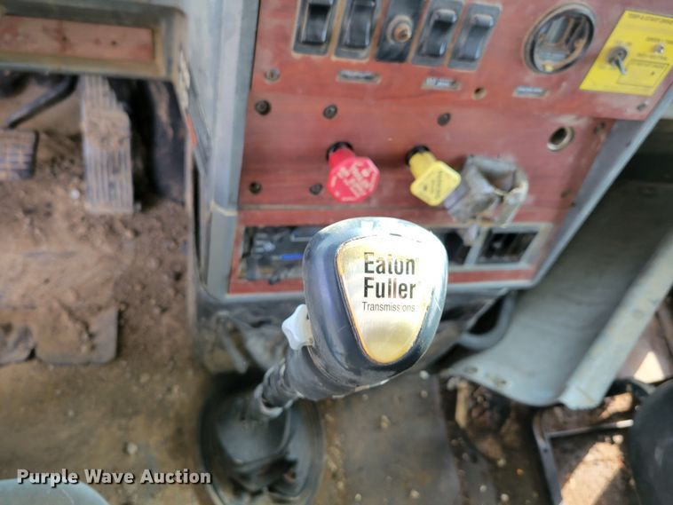 image for item DM8180 1998 Mack CH613  truck cab and chassis