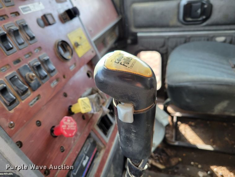 image for item DM8180 1998 Mack CH613  truck cab and chassis