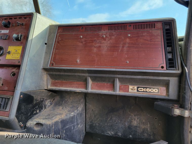 image for item DM8180 1998 Mack CH613  truck cab and chassis