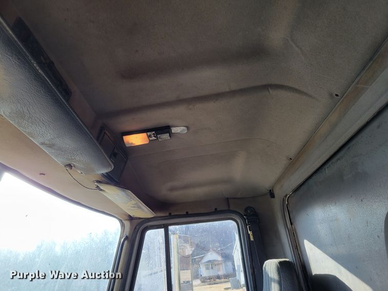 image for item DM8180 1998 Mack CH613  truck cab and chassis