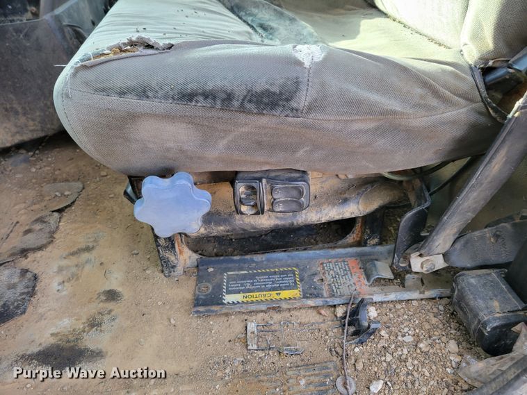 image for item DM8180 1998 Mack CH613  truck cab and chassis