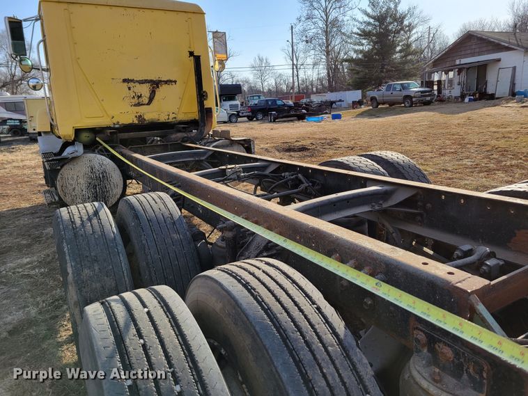 image for item DM8180 1998 Mack CH613  truck cab and chassis