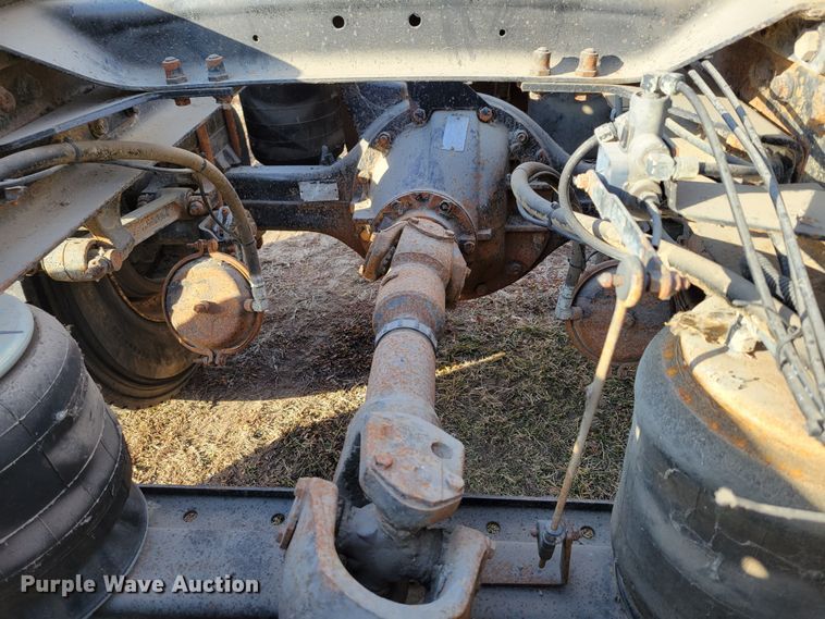 image for item DM8180 1998 Mack CH613  truck cab and chassis