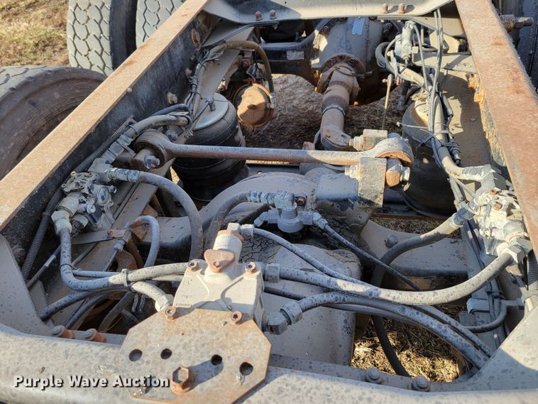 image for item DM8180 1998 Mack CH613  truck cab and chassis