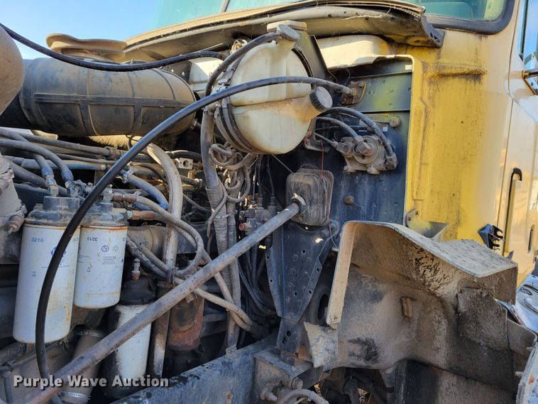 image for item DM8180 1998 Mack CH613  truck cab and chassis