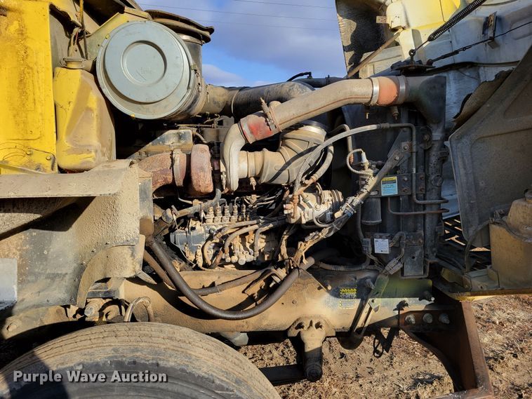 image for item DM8180 1998 Mack CH613  truck cab and chassis