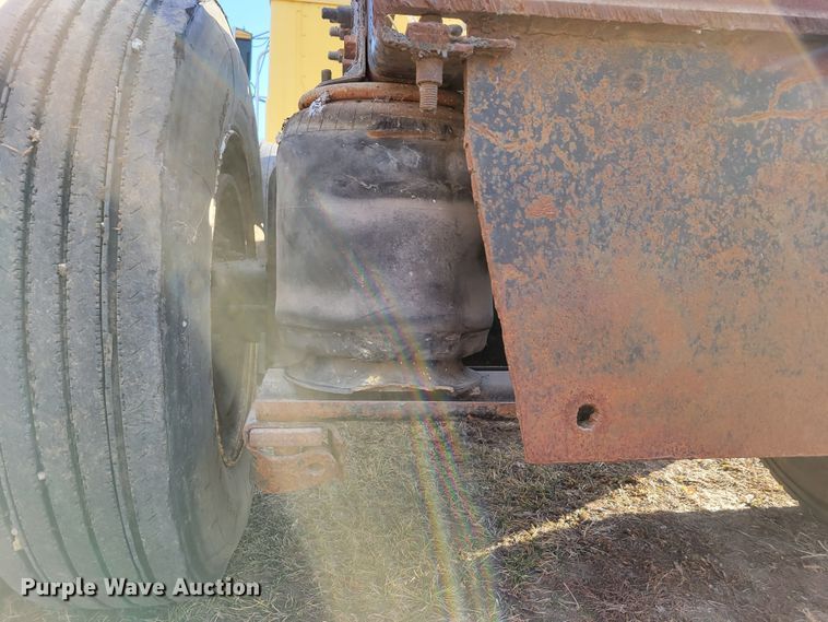 image for item DM8180 1998 Mack CH613  truck cab and chassis