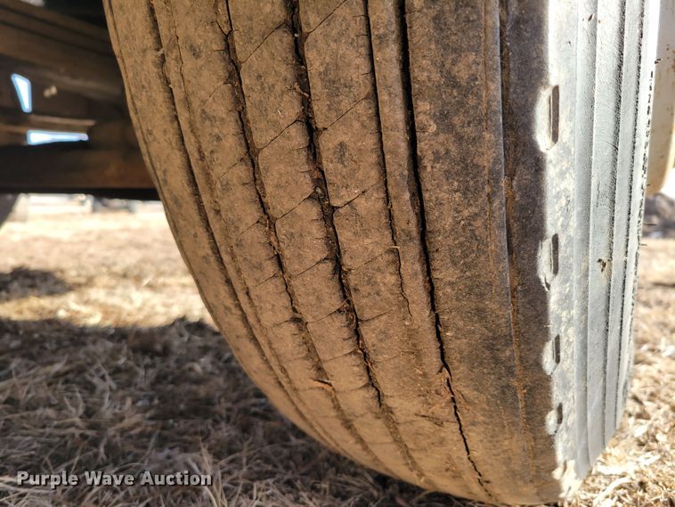 image for item DM8180 1998 Mack CH613  truck cab and chassis