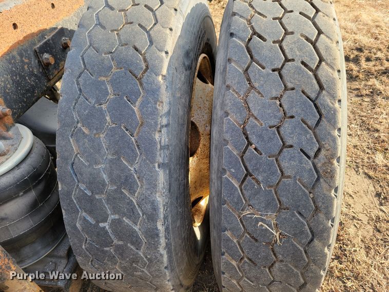 image for item DM8180 1998 Mack CH613  truck cab and chassis