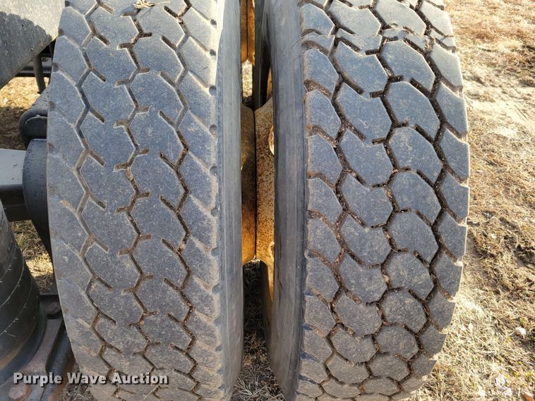 image for item DM8180 1998 Mack CH613  truck cab and chassis