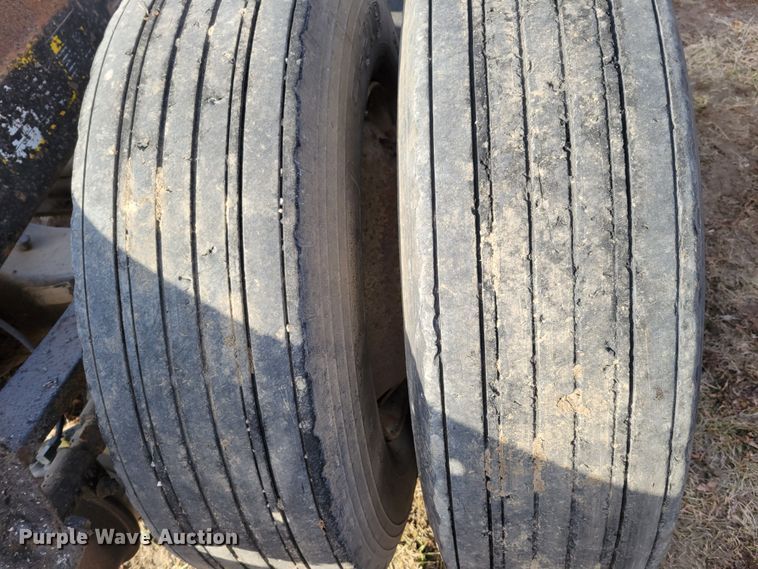 image for item DM8180 1998 Mack CH613  truck cab and chassis