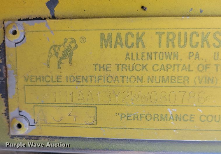 image for item DM8180 1998 Mack CH613  truck cab and chassis