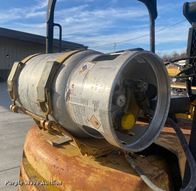 image for item DN8142 Hyster S80  forklift