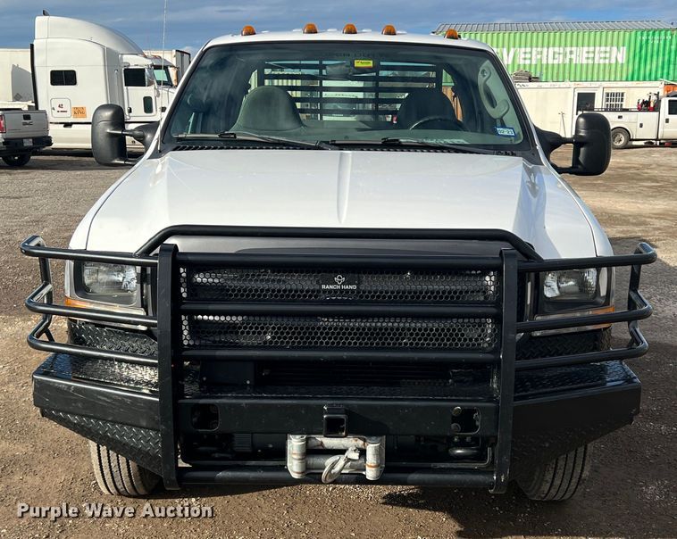 image for item DO8996 2004 Ford F450 Super Duty  Crew Cab flatbed truck