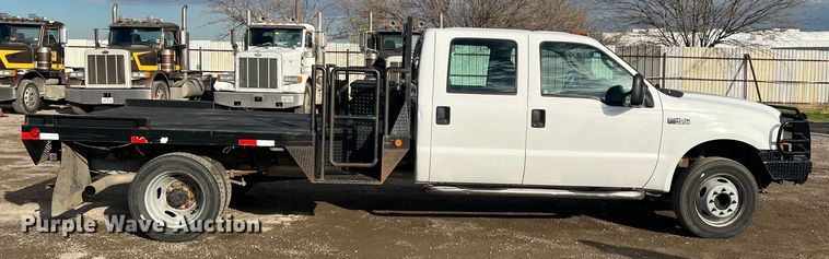 image for item DO8996 2004 Ford F450 Super Duty  Crew Cab flatbed truck