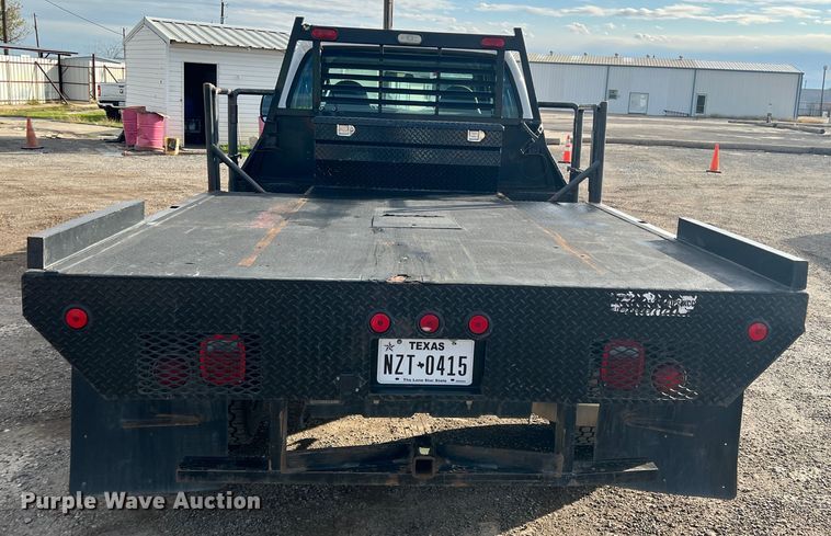 image for item DO8996 2004 Ford F450 Super Duty  Crew Cab flatbed truck