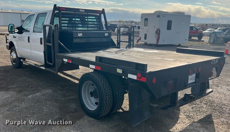 image for item DO8996 2004 Ford F450 Super Duty  Crew Cab flatbed truck