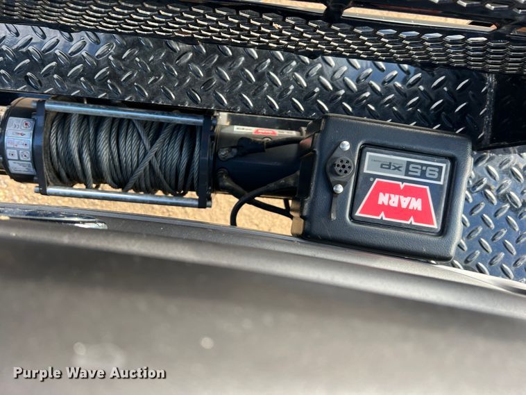 image for item DO8996 2004 Ford F450 Super Duty  Crew Cab flatbed truck