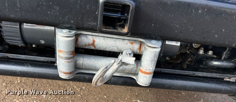 image for item DO8996 2004 Ford F450 Super Duty  Crew Cab flatbed truck