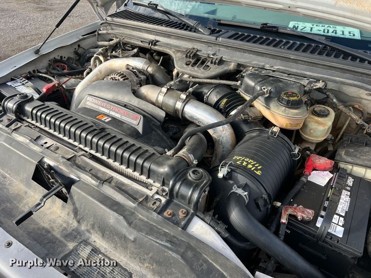 image for item DO8996 2004 Ford F450 Super Duty  Crew Cab flatbed truck