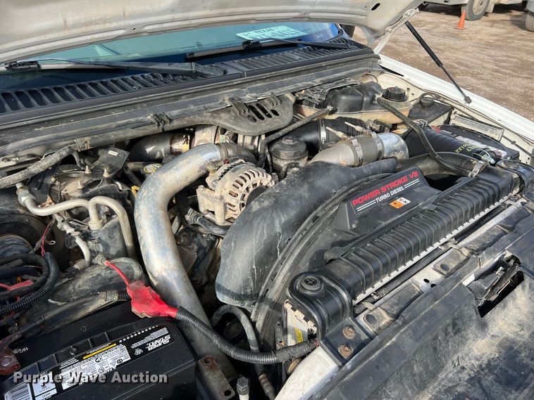 image for item DO8996 2004 Ford F450 Super Duty  Crew Cab flatbed truck