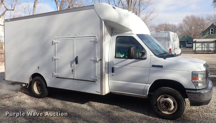 image for item DQ3911 2013 Ford E450  delivery truck