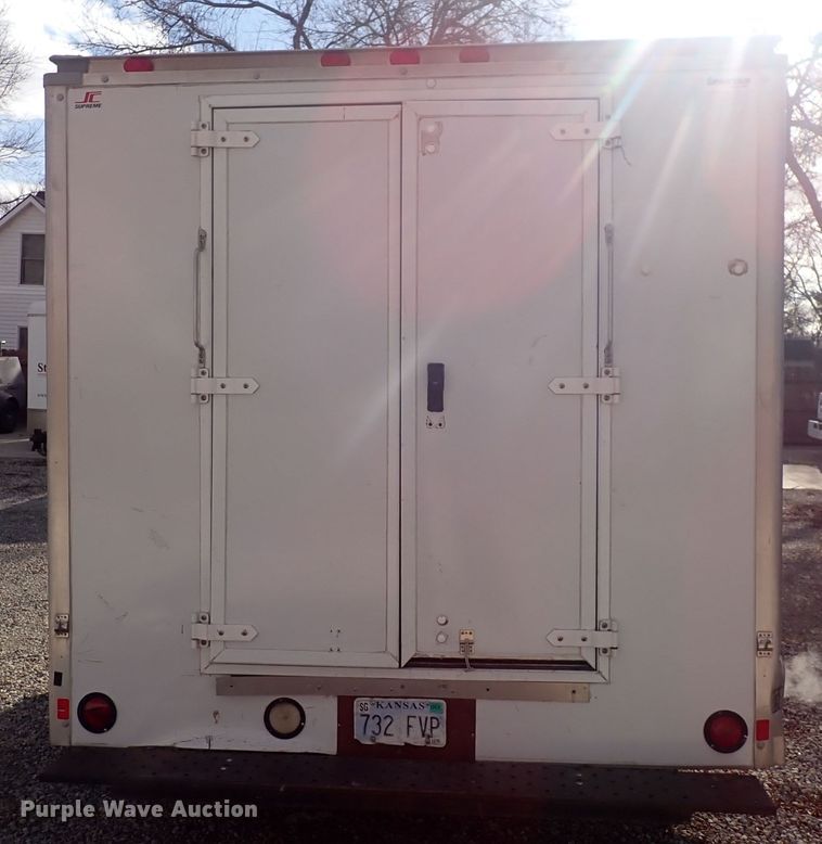 image for item DQ3911 2013 Ford E450  delivery truck