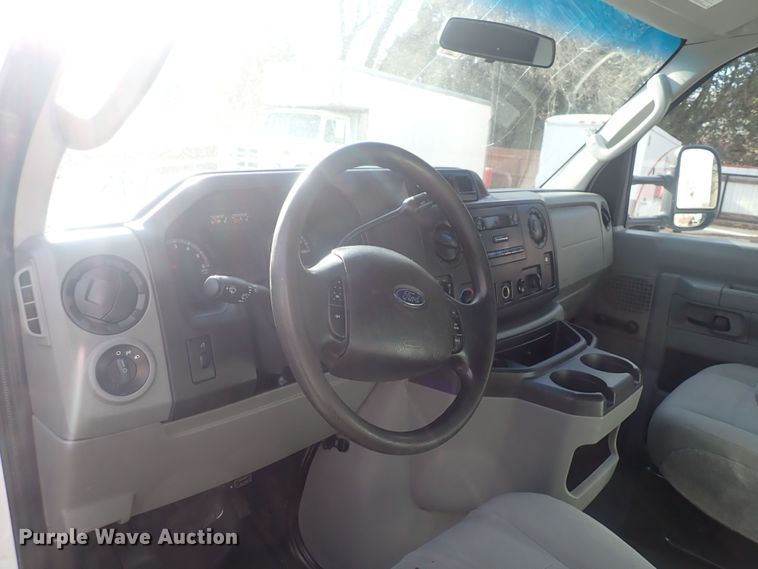 image for item DQ3911 2013 Ford E450  delivery truck