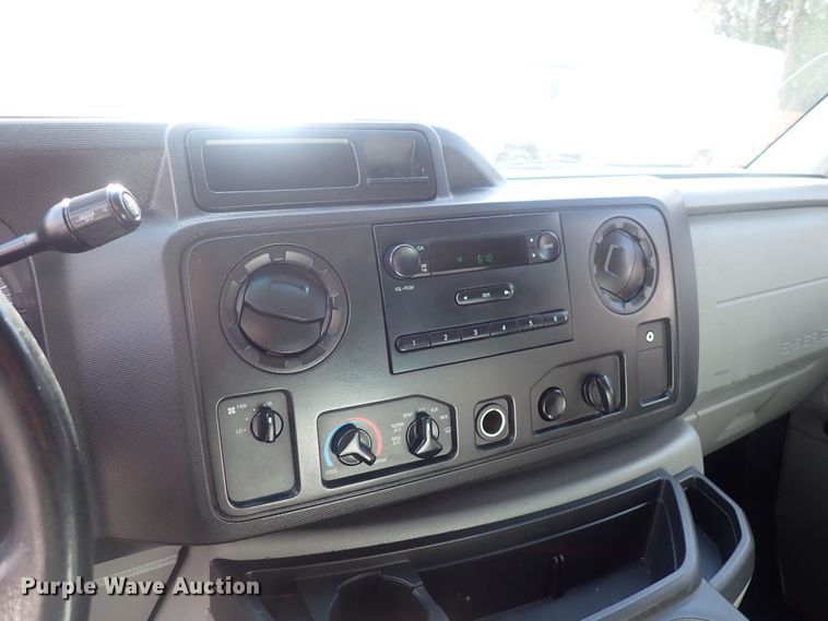 image for item DQ3911 2013 Ford E450  delivery truck