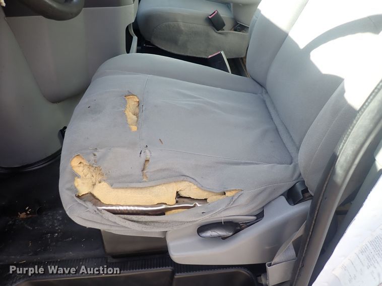 image for item DQ3911 2013 Ford E450  delivery truck