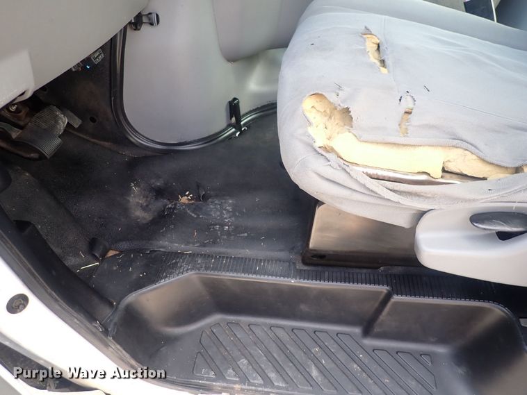 image for item DQ3911 2013 Ford E450  delivery truck