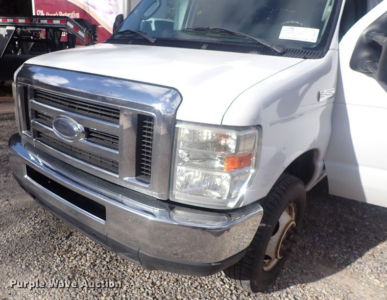 image for item DQ3911 2013 Ford E450  delivery truck