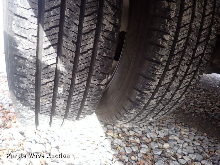 image for item DQ3911 2013 Ford E450  delivery truck